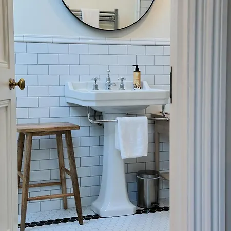 The Stables - Adults Only Πανσιόν Kildare